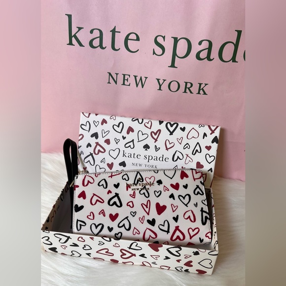 ✨NWT✨KATE SPADE✨phone wristlet